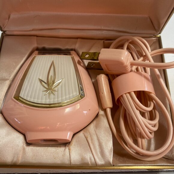 35-(VPC) Vintage 1962 Powder Pink Lady. Sunbeam Electric Razor. - Picture 4 of 12